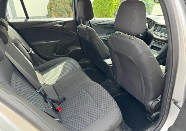 Opel Astra cena 42900 przebieg: 139000, rok produkcji 2019 z Pajęczno małe 596